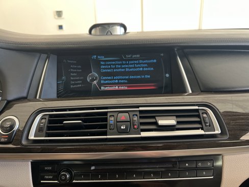Used 2014 BMW 750Li xDrive image 13