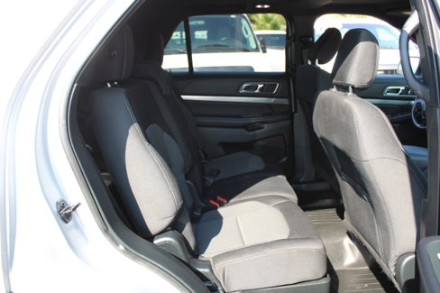 Used 2018 Ford Explorer XLT w/ Equipment Group 201A image 10