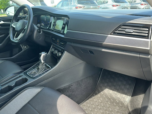 Used 2023 Volkswagen Jetta SE w/ Panoramic Sunroof Package image 22