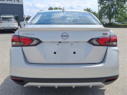 New 2025 Nissan Versa SR w/ Trunk Package image 9