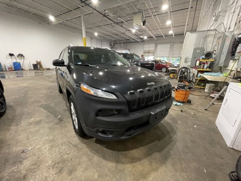 Used 2016 Jeep Cherokee Latitude image 1