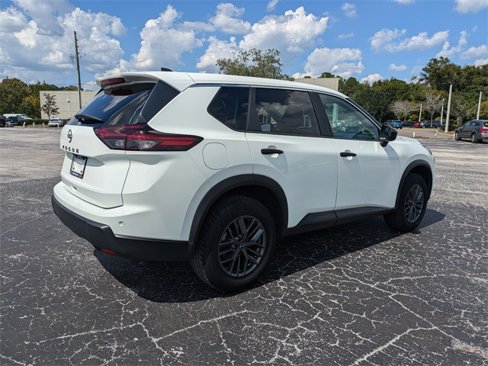 Used 2024 Nissan Rogue S image 7
