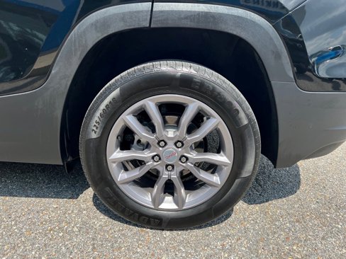 Certified 2024 GMC Terrain SLT image 9