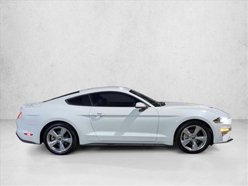 Used 2018 Ford Mustang Premium image 4