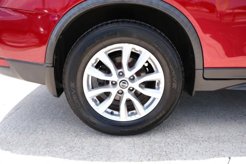 Used 2017 Nissan Rogue SV image 18
