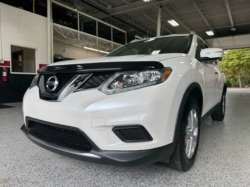 Used 2015 Nissan Rogue SV image 4