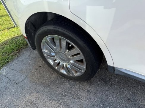 Used 2010 Lincoln MKX FWD image 10