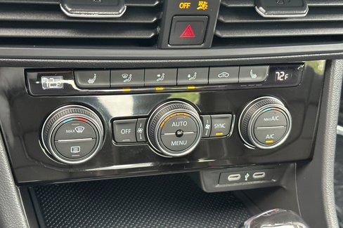 Used 2024 Volkswagen Jetta SE image 19