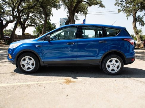 Used 2017 Ford Escape S image 2