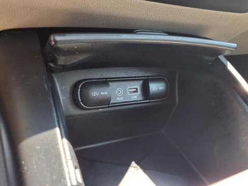 Used 2017 Kia Sorento LX image 18