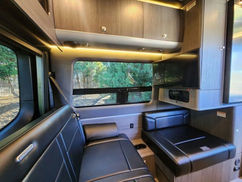 Used 2022 Mercedes-Benz Sprinter 2500 image 25