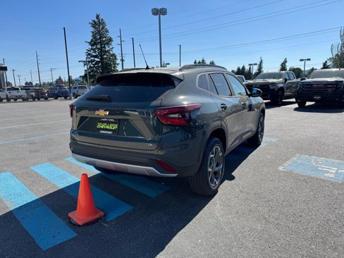 New 2025 Chevrolet Trax LT w/ Driver Confidence Package image 7