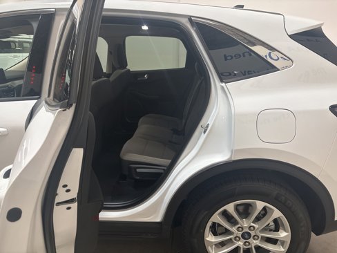 Used 2020 Ford Escape SE image 16