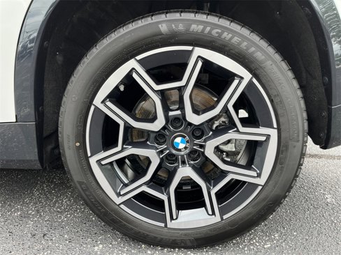 Used 2025 BMW X1 xDrive28i w/ Technology Package image 16