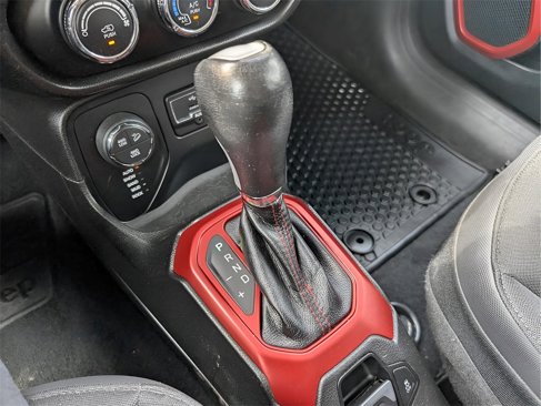 Used 2016 Jeep Renegade Trailhawk image 21