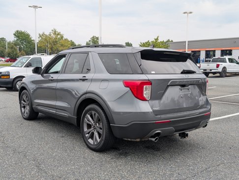 Certified 2021 Ford Explorer XLT w/ Equipment Group 202A image 5