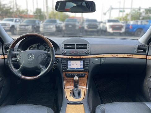 Used 2006 Mercedes-Benz E 350 4MATIC Sedan image 2