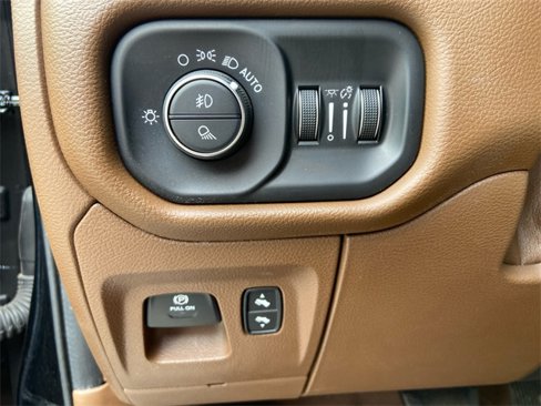 Used 2021 RAM 1500 Laramie image 18