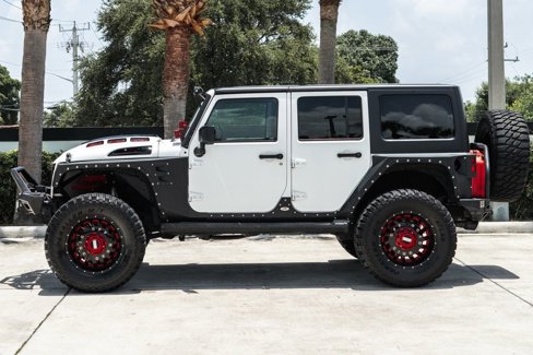 Used 2017 Jeep Wrangler Unlimited Sahara w/ Connectivity Group image 3