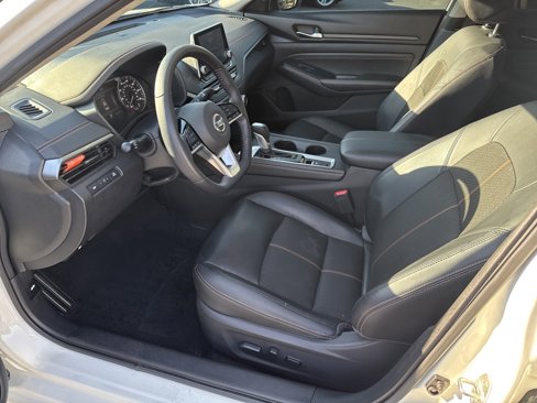 Used 2019 Nissan Altima 2.5 SR w/ SR Premium Package image 16
