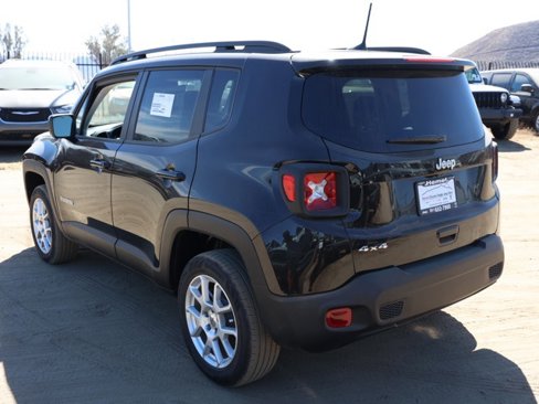 New 2023 Jeep Renegade Latitude w/ Sun & Fun Group image 6