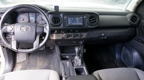 Used 2017 Toyota Tacoma SR image 4