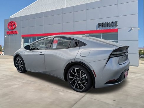 New 2025 Toyota Prius Plug-In Hybrid image 6