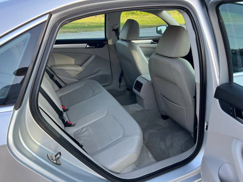 Used 2013 Volkswagen Passat TDI SE image 21