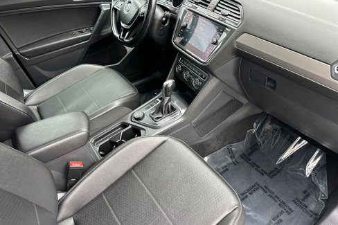 Used 2019 Volkswagen Tiguan SE image 18