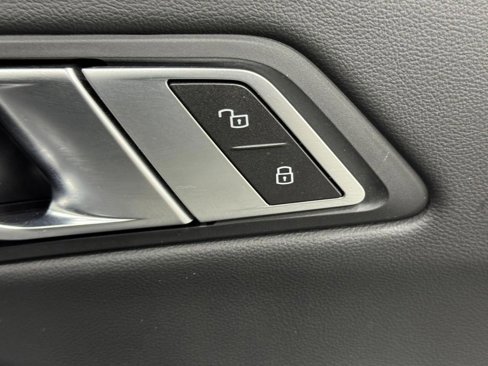 Used 2023 BMW 330i xDrive Sedan w/ M Sport Package image 21