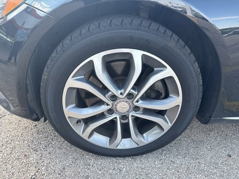 Used 2016 Mercedes-Benz C 300 4MATIC Sedan image 2