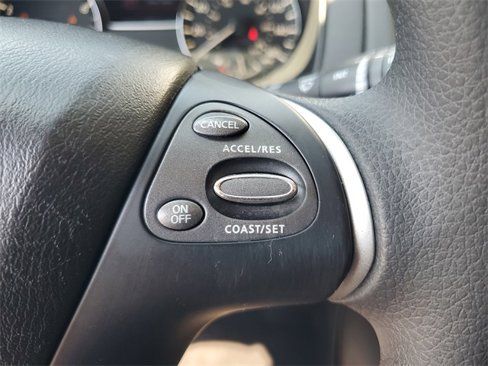 Used 2019 Nissan Pathfinder S image 20