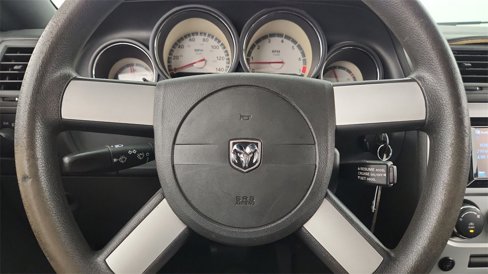 Used 2010 Dodge Challenger SE image 16