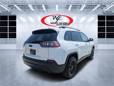 Used 2023 Jeep Cherokee Altitude Lux image 3
