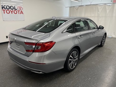 Used 2019 Honda Accord Touring image 2