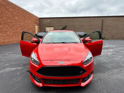 Used 2017 Ford Focus ST image 10