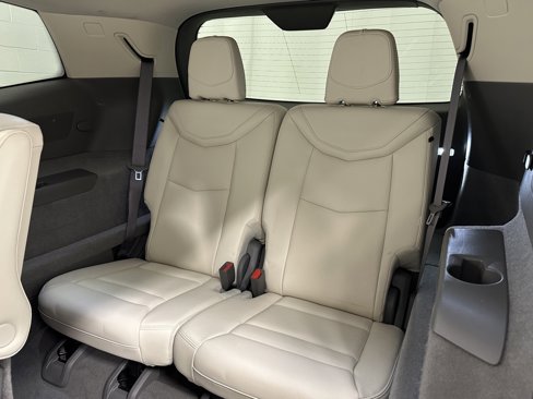 Used 2023 Cadillac XT6 Premium Luxury image 17