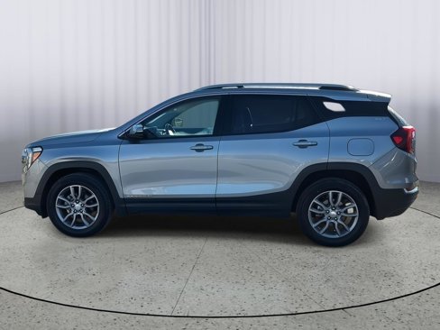 Used 2024 GMC Terrain SLT image 2
