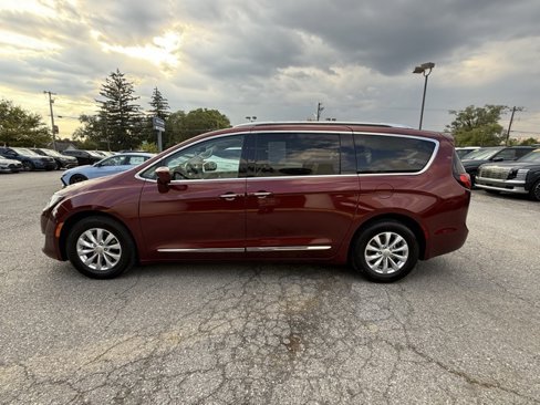 Used 2018 Chrysler Pacifica Touring-L Plus image 6