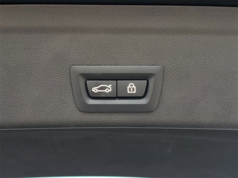 Used 2022 BMW X6 xDrive40i w/ Executive Package image 33