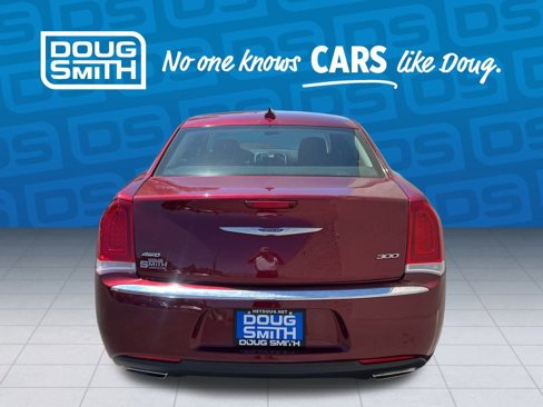 Certified 2019 Chrysler 300 Touring image 5