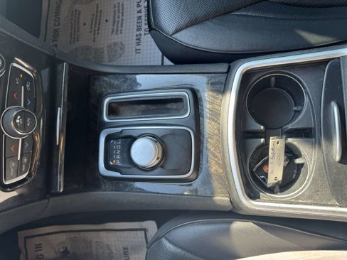 Used 2019 Chrysler 300 Limited image 37