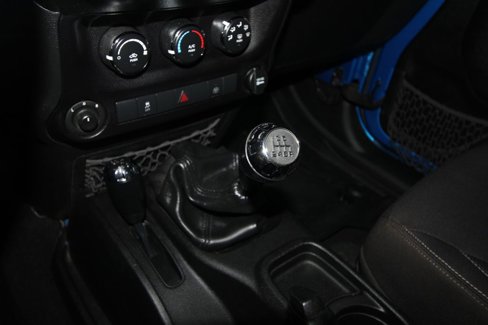 Used 2016 Jeep Wrangler Unlimited Sahara image 14