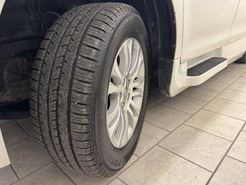 Used 2015 Toyota Sienna XLE image 25