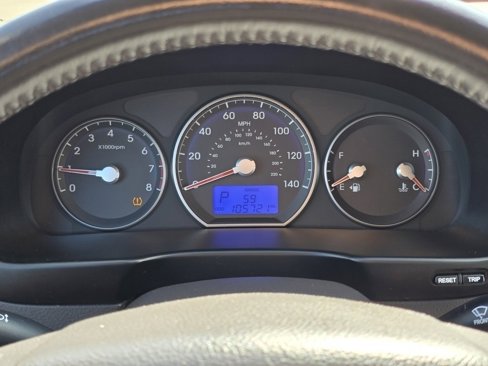 Used 2011 Hyundai Santa Fe SE image 30