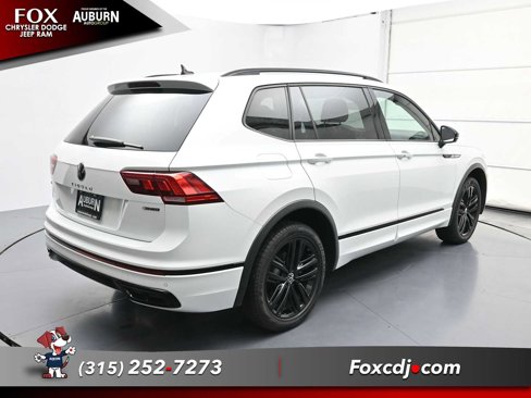 Used 2022 Volkswagen Tiguan SE R-Line image 14