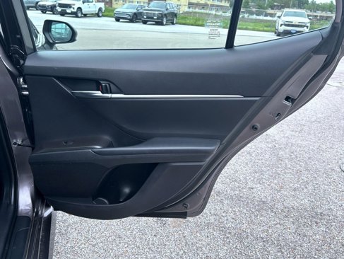 Used 2022 Toyota Camry LE image 18