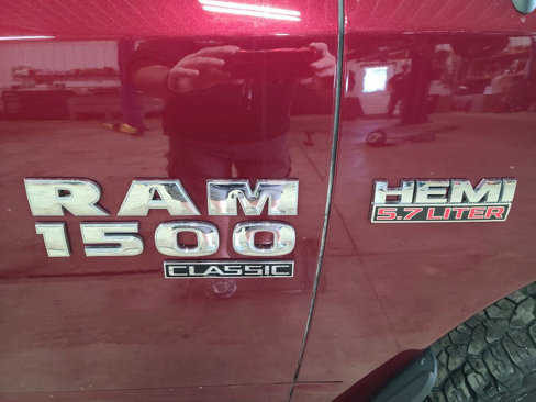 Used 2020 RAM 1500 Classic SLT image 11
