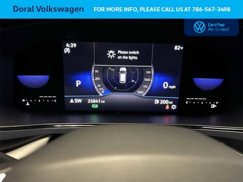 Certified 2022 Volkswagen Taos SE image 16