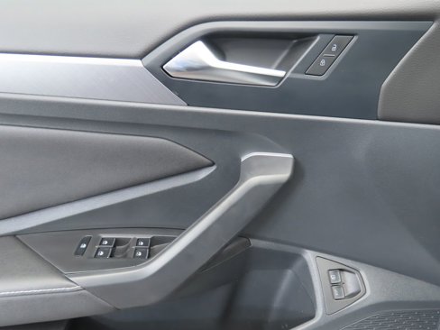 Certified 2024 Volkswagen Jetta SE image 24